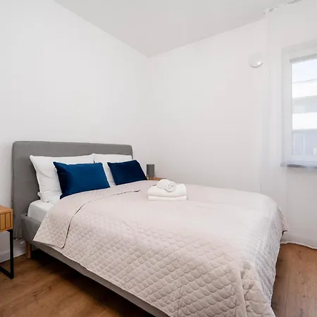 Apartment Traktorowa Comfort By Bookinghost